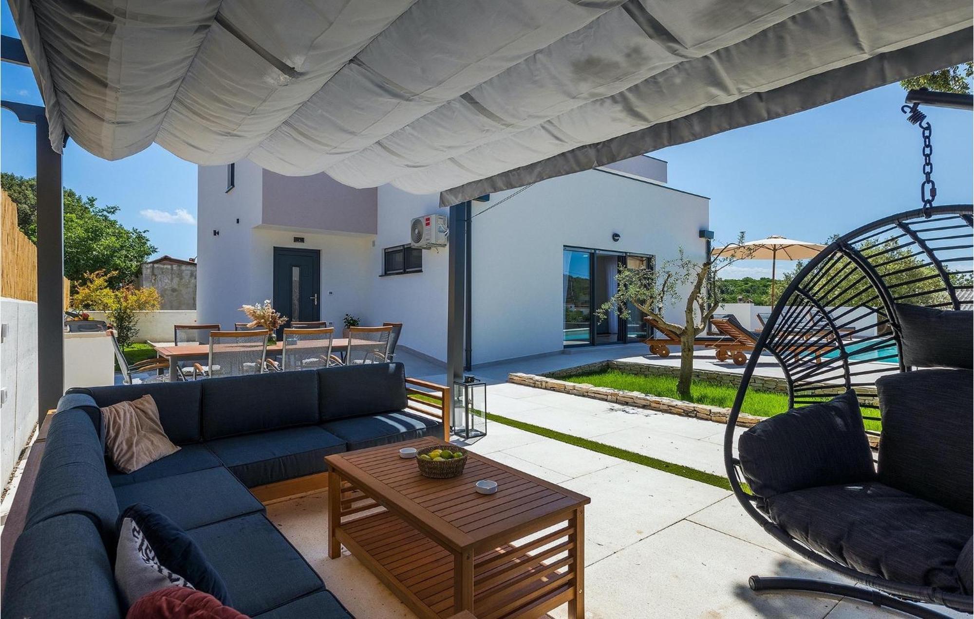 Amazing In With 4 Bedrooms