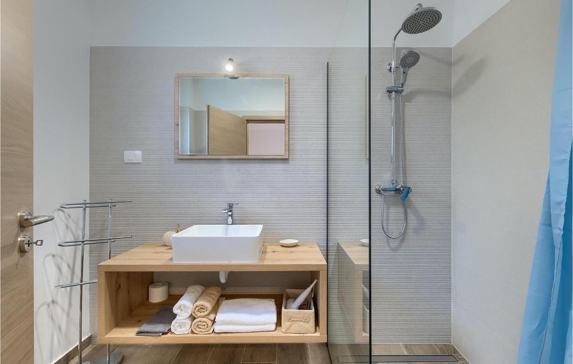 Amazing In With 4 Bedrooms