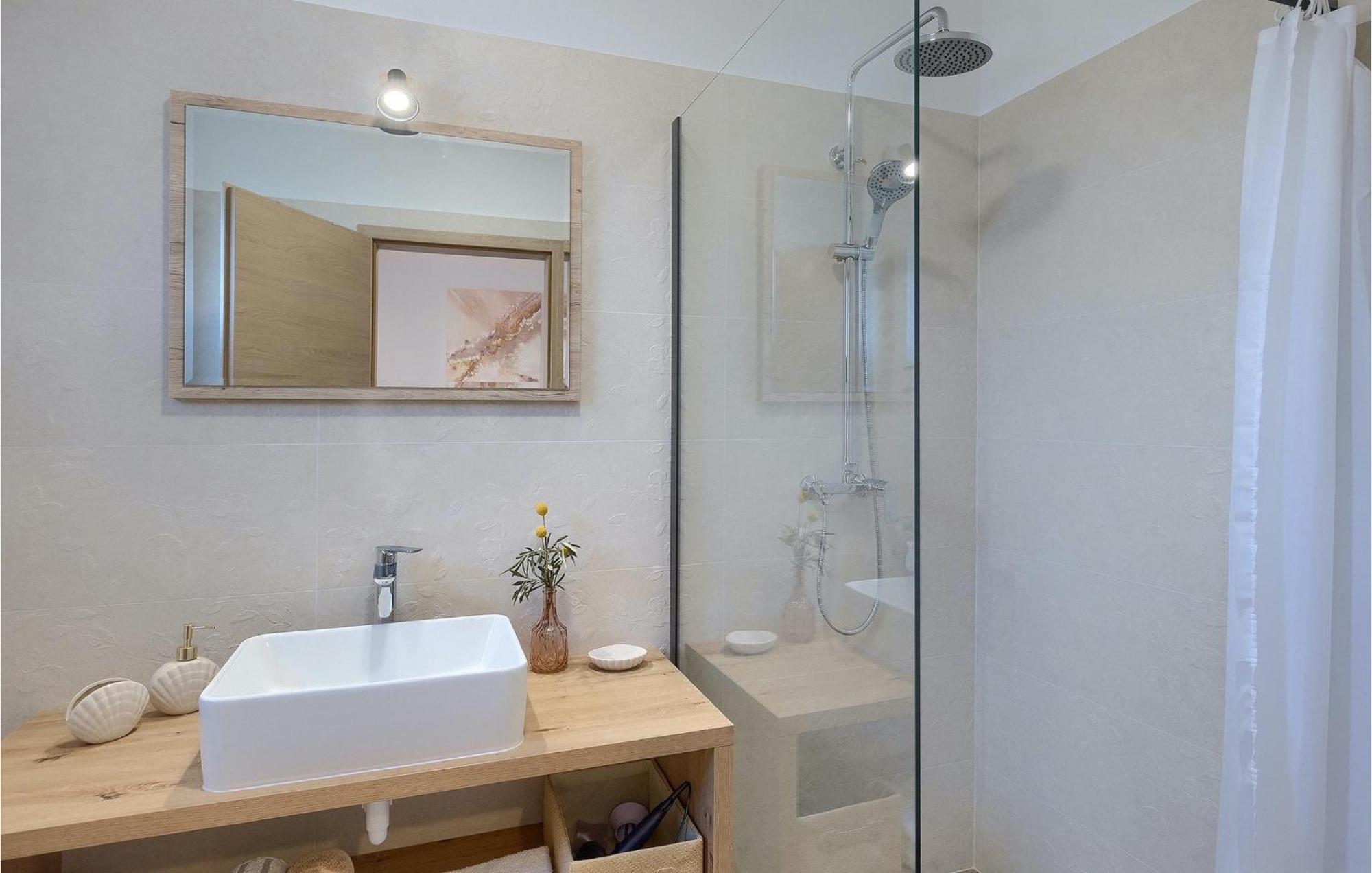 Holiday home Amazing In With 4 Bedrooms