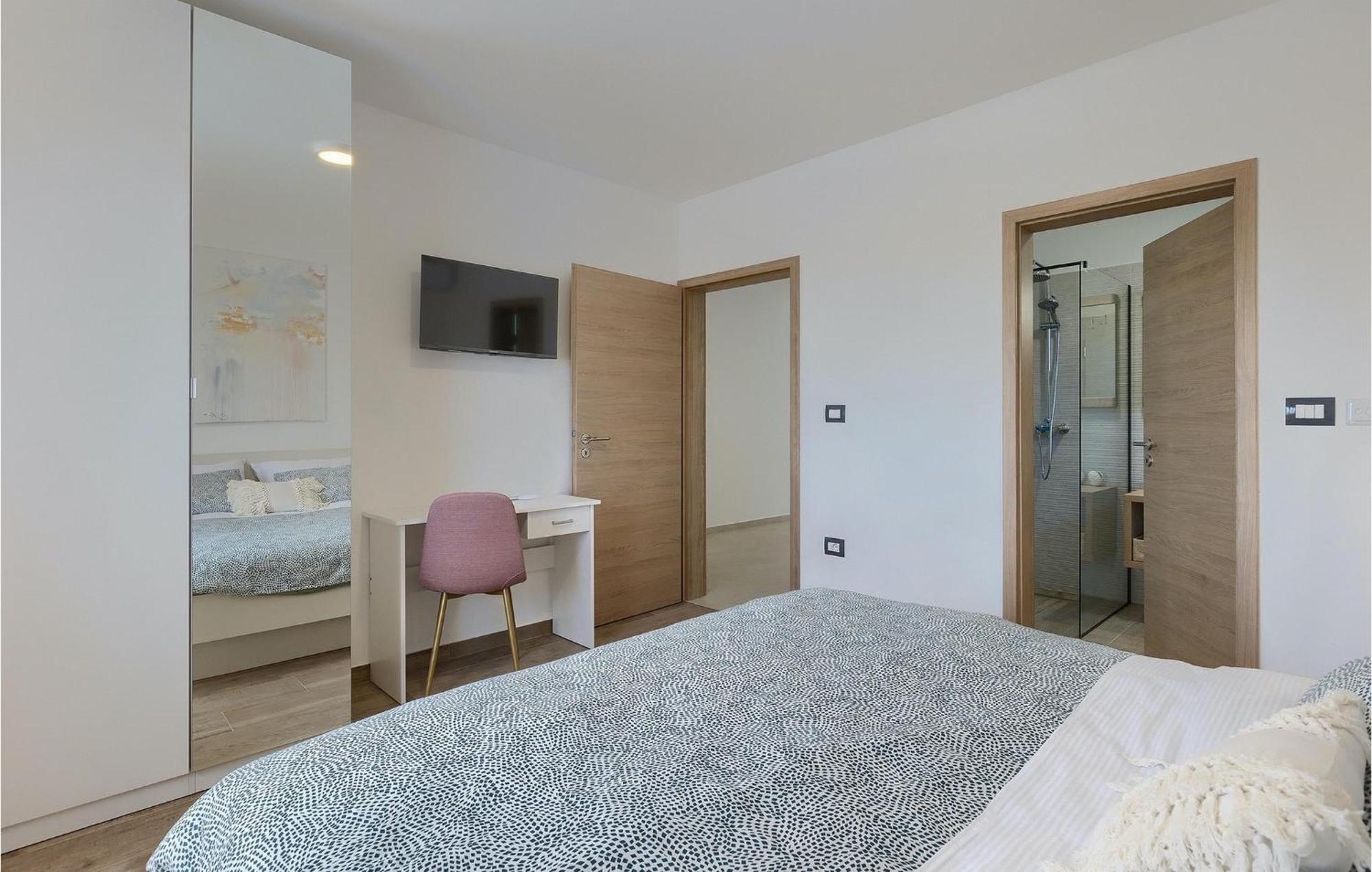 Amazing In With 4 Bedrooms *