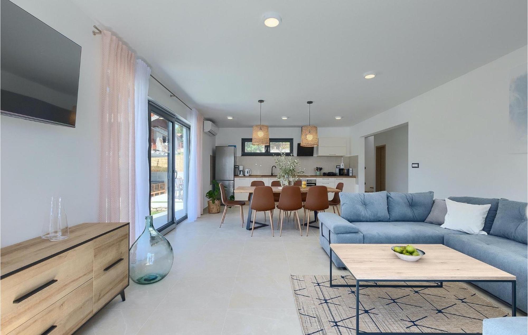 Amazing In With 4 Bedrooms Pula