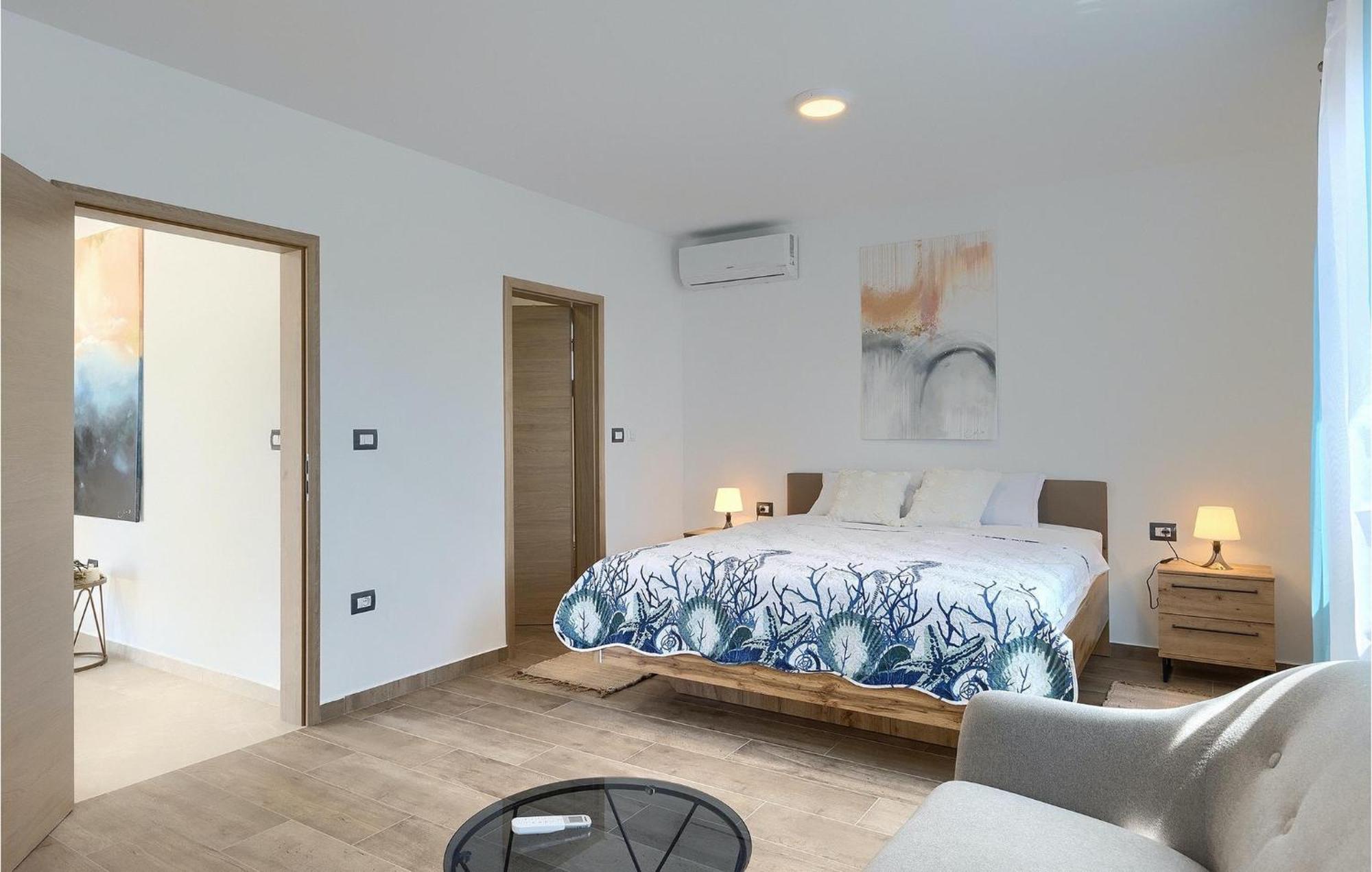 Amazing In With 4 Bedrooms * Pula
