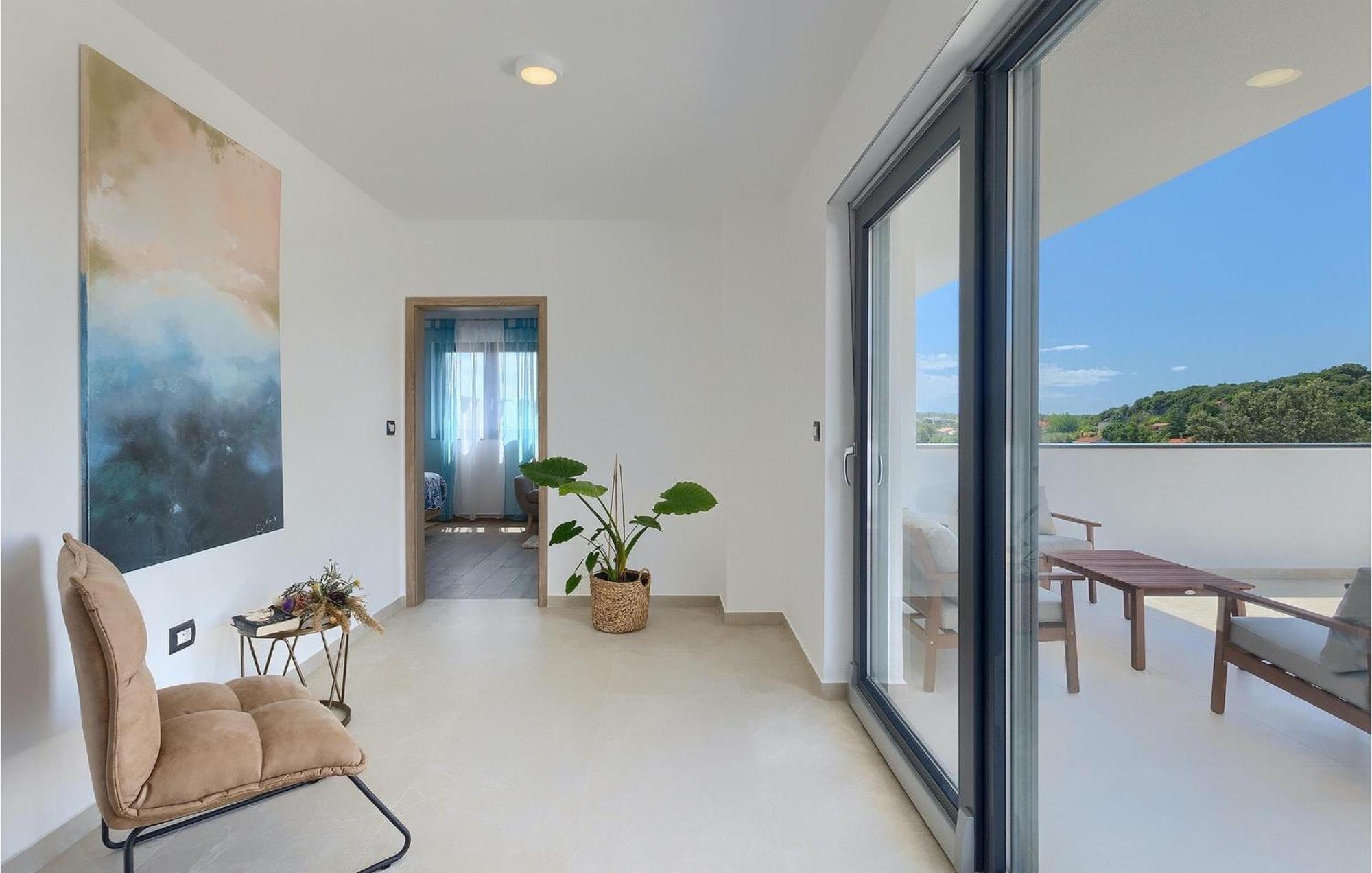 Amazing In With 4 Bedrooms *