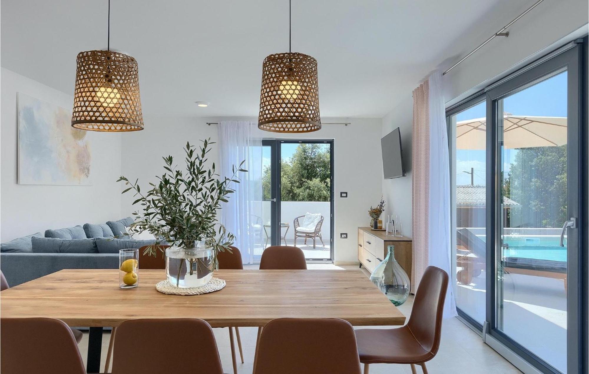 Amazing In With 4 Bedrooms * Pula