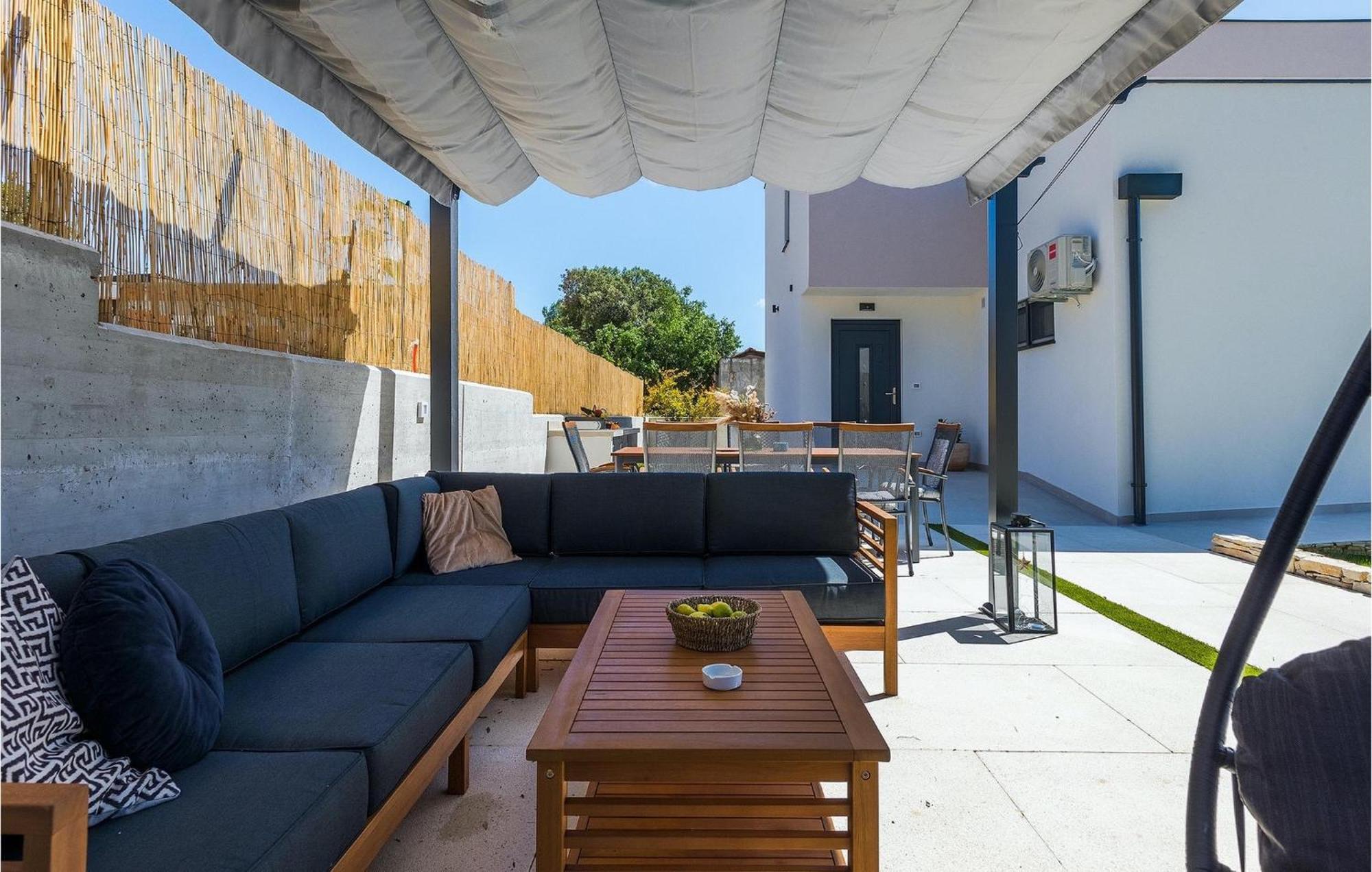 Amazing In With 4 Bedrooms Pula